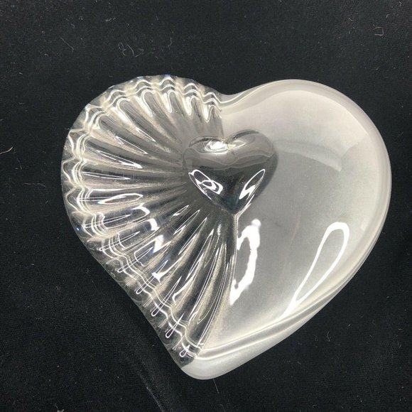 Mikasa Allure Satin Heart Box With Lid Cover Bowl Dish Frosted Crystal Germany - Picture 6 of 6